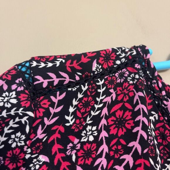 Talbots Womens Pink Black White Floral VNeck Blouse Petite Large LP - Picture 10 of 10